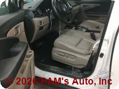 Vehicle photo 7