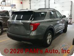 Vehicle photo 3