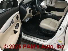 Vehicle photo 7