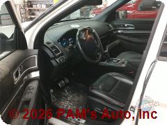Vehicle photo 7