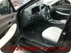 Vehicle photo 7