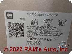 Vehicle photo 13