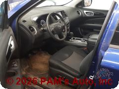 Vehicle photo 7