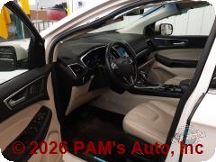 Vehicle photo 7