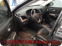 Vehicle photo 7