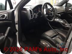 Vehicle photo 7