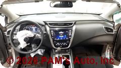 Vehicle photo 11