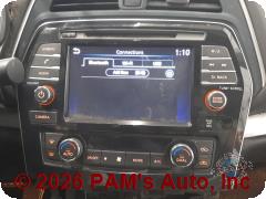 Vehicle photo 10