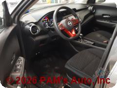 Vehicle photo 7