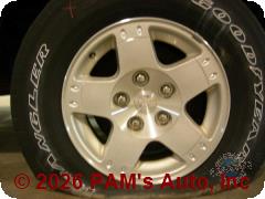 Vehicle photo 5