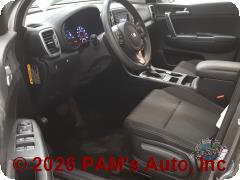 Vehicle photo 7