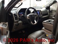 Vehicle photo 7