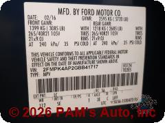 Vehicle photo 13