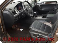 Vehicle photo 7