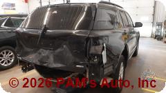 Vehicle photo 3