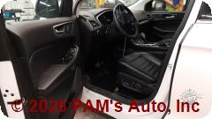 Vehicle photo 7