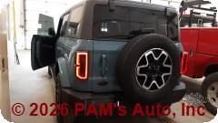 Vehicle photo 4