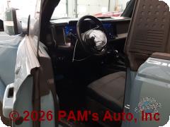 Vehicle photo 7