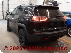 Vehicle photo 4
