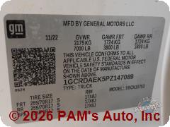 Vehicle photo 13