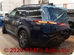 Vehicle photo 4