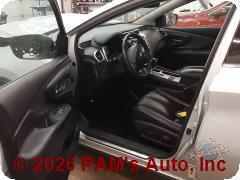 Vehicle photo 7