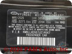 Vehicle photo 13