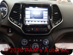 Vehicle photo 10