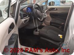 Vehicle photo 7