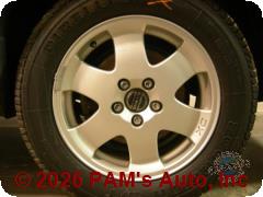 Vehicle photo 5