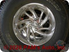 Vehicle photo 5