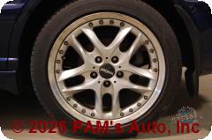 Vehicle photo 5