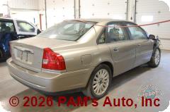 Vehicle photo 3