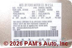 Vehicle photo 12