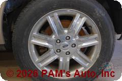 Vehicle photo 7