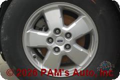 Vehicle photo 7