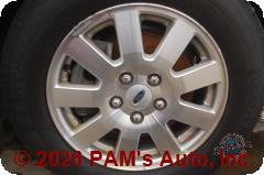 Vehicle photo 7