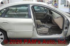 Vehicle photo 3