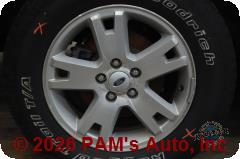 Vehicle photo 7