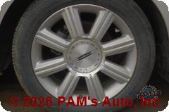 Vehicle photo 7