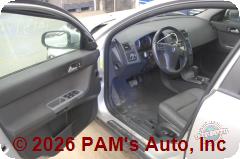 Vehicle photo 8