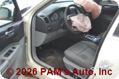 Vehicle photo 8