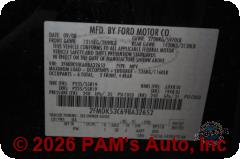 Vehicle photo 12