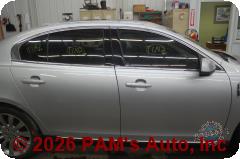 Vehicle photo 3