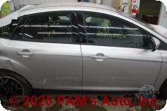 Vehicle photo 3