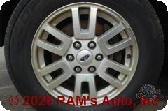 Vehicle photo 7