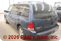 Vehicle photo 5