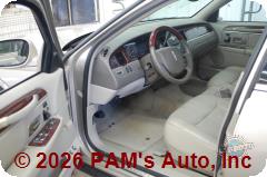 Vehicle photo 8
