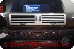 Vehicle photo 12