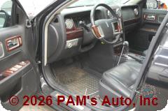 Vehicle photo 8
